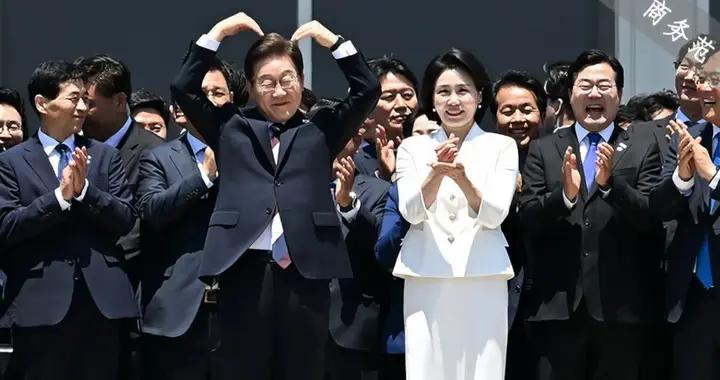 58歲韓國新總統夫人亮相，白富美嫁窮小子34年，堪稱最強賢內助！
