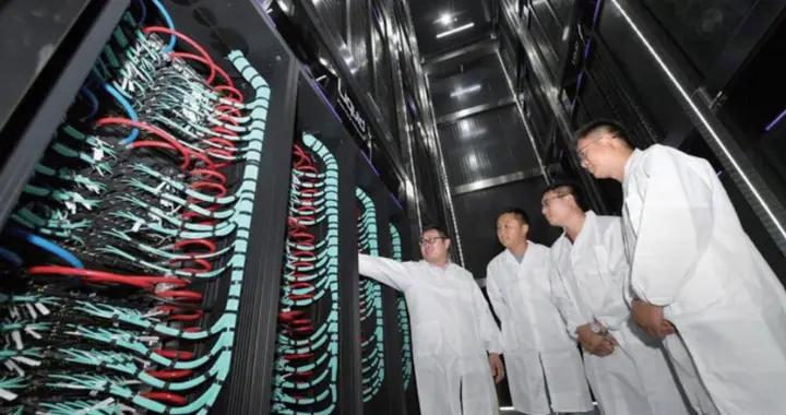 “巢湖明月”超級計算機X量子計算，打造“超量融合”新平臺；AI輔助“私人訂製”人工絲氨酸水解酶 | 前沿動態