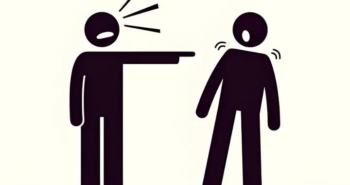 心理學上有一個詞：指責型人格（跟誰在一起，就是誰的災難）
