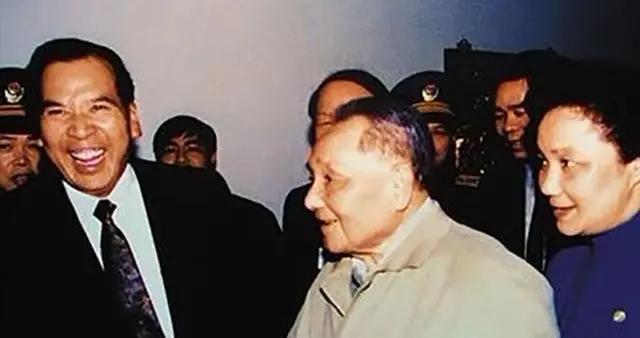 92年鄧小平南巡，期間與一名董事長握手，發現他是已故老戰友之子