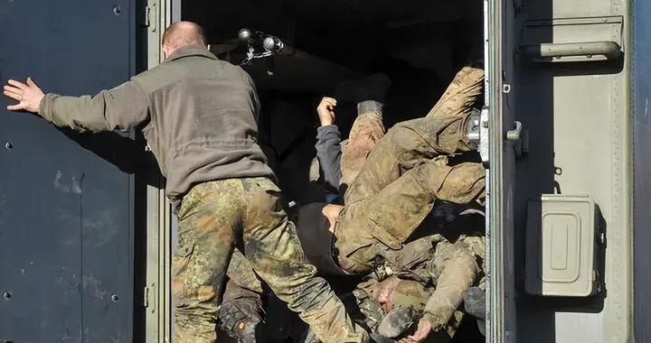1212具烏軍遺體信息公開，妻子尋覓丈夫收噩耗，澤連斯基禁止回家