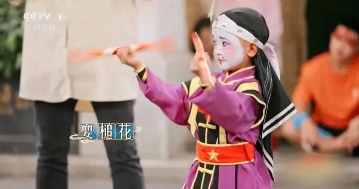 7歲萌娃在春晚一舞成名，父親親自揭祕：哪有什麼天才？