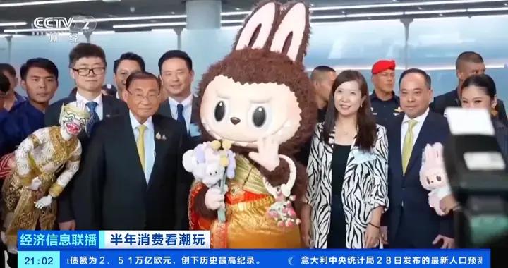 “一娃難求”！中國潮玩如何掀起全球消費熱潮？記者探訪→
