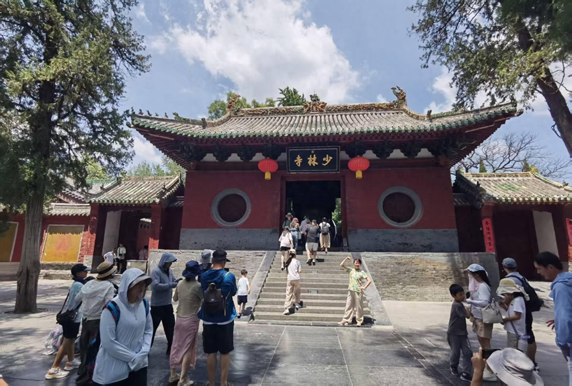 實探新住持履職次日的少林寺：“平安香”等收費項目已不見蹤影