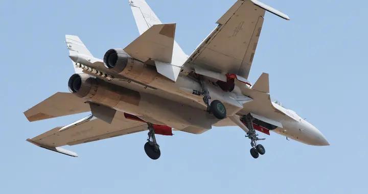 殲-15T橫空出世！電磁彈射+超遠獵殺，美軍航母霸權遭遇終極挑戰​​