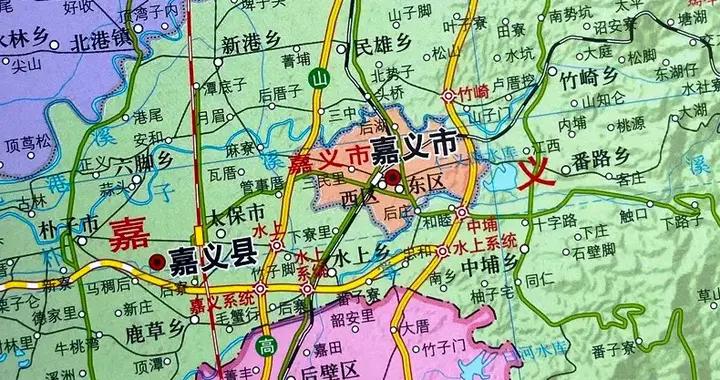 颱風丹娜絲在嘉義縣，那裏縣比市大，還有同名的嘉義市
