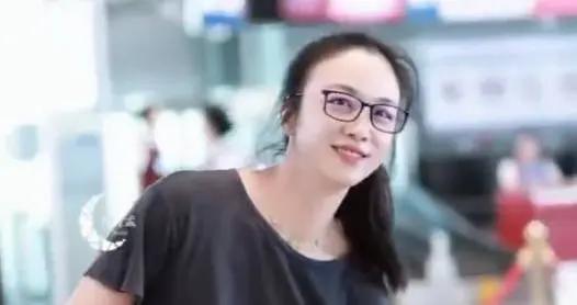 湯唯暑假帶女兒出遊！雙手合十懇請大家不要拍孩子