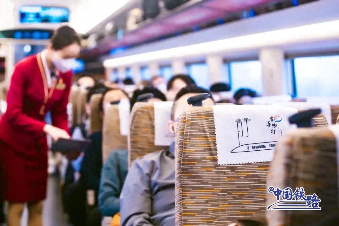 高鐵F座憑什麼成爲“搶票王”？網友：簡直是神仙位