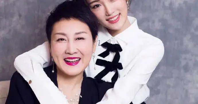 張凱麗女兒回應被質疑公主病：無中生有、斷章取義