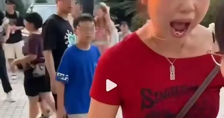 重慶官方道歉！強拉拍照並辱罵遊客，狗屁膏藥般商拍毀掉了文旅！
