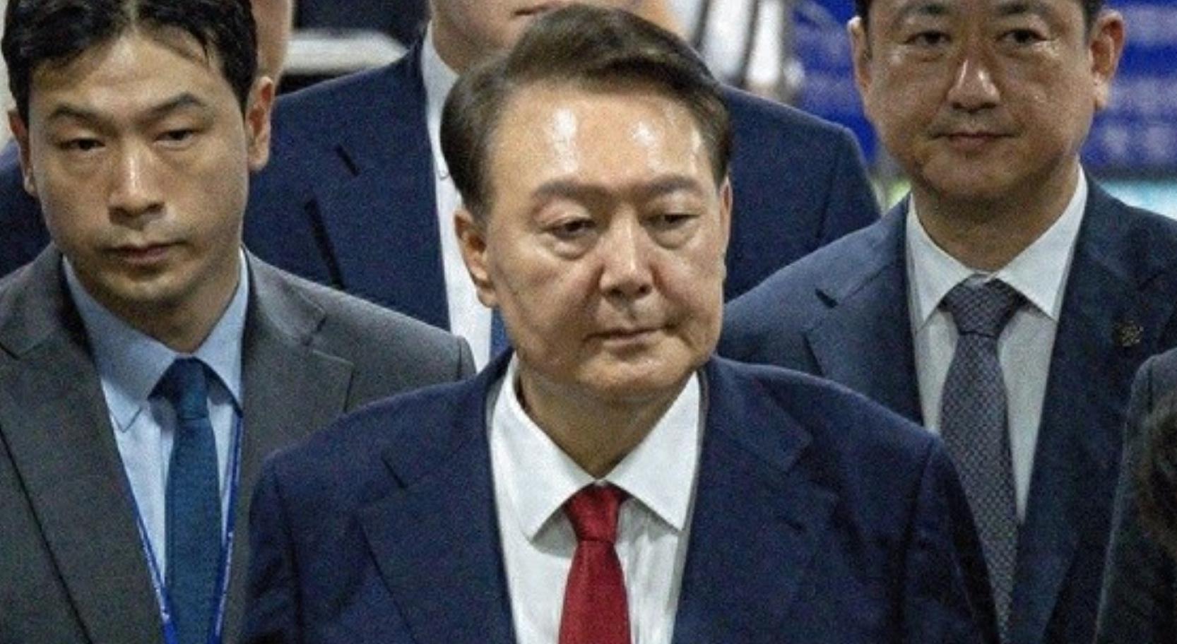 20分鐘反抗失敗，尹錫悅凌晨被捕，中方送韓國一句話，李在明聽好