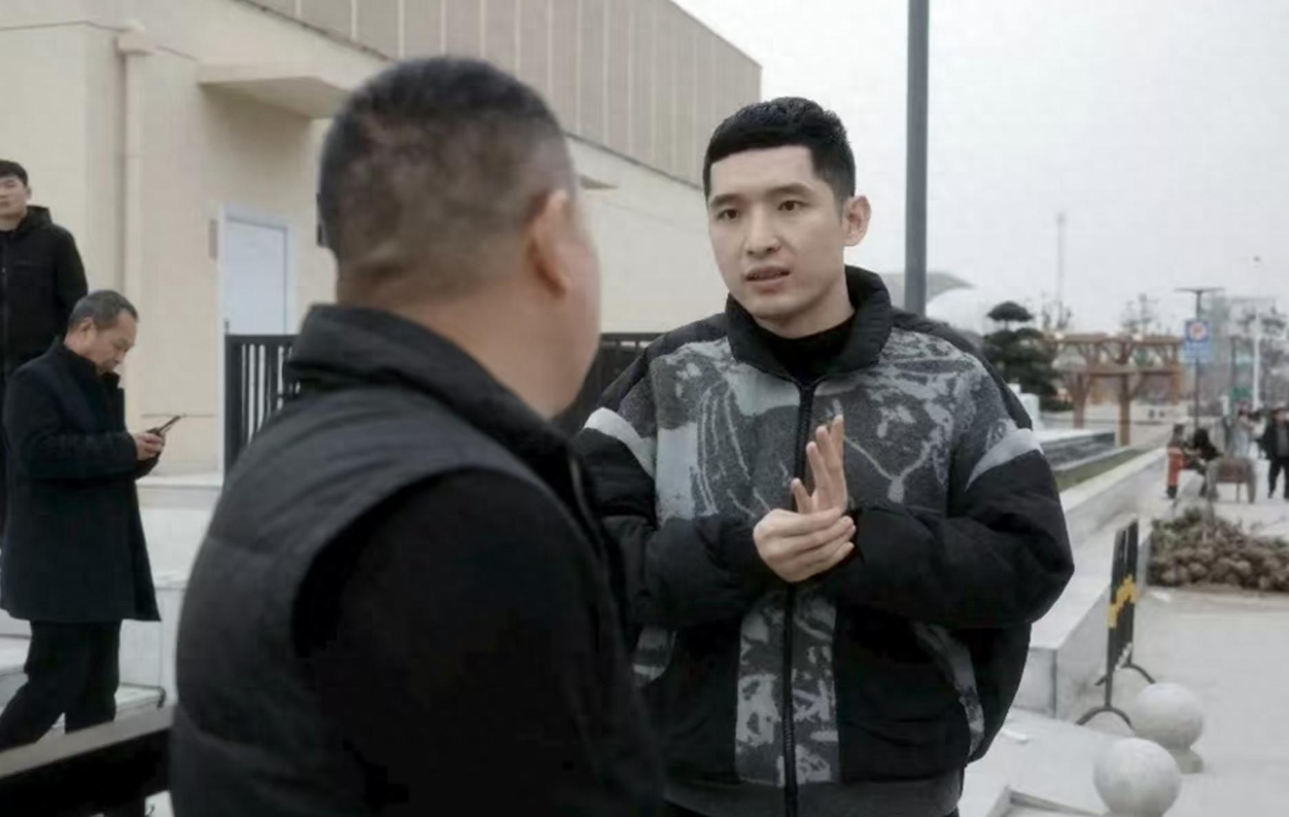 爲涉黑母親辯護的河南基層法官，涉嫌洗錢罪被刑拘