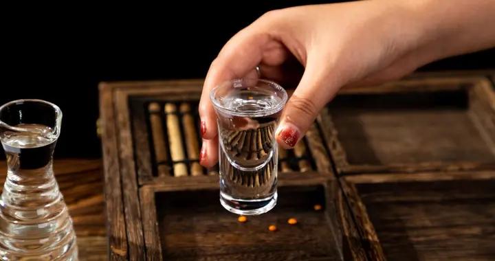 別被誤導！喝白酒長胖的祕密大公開