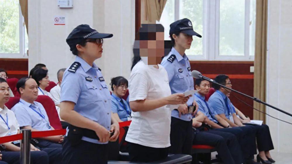 市長帶班子成員，現場聽貪官懺悔