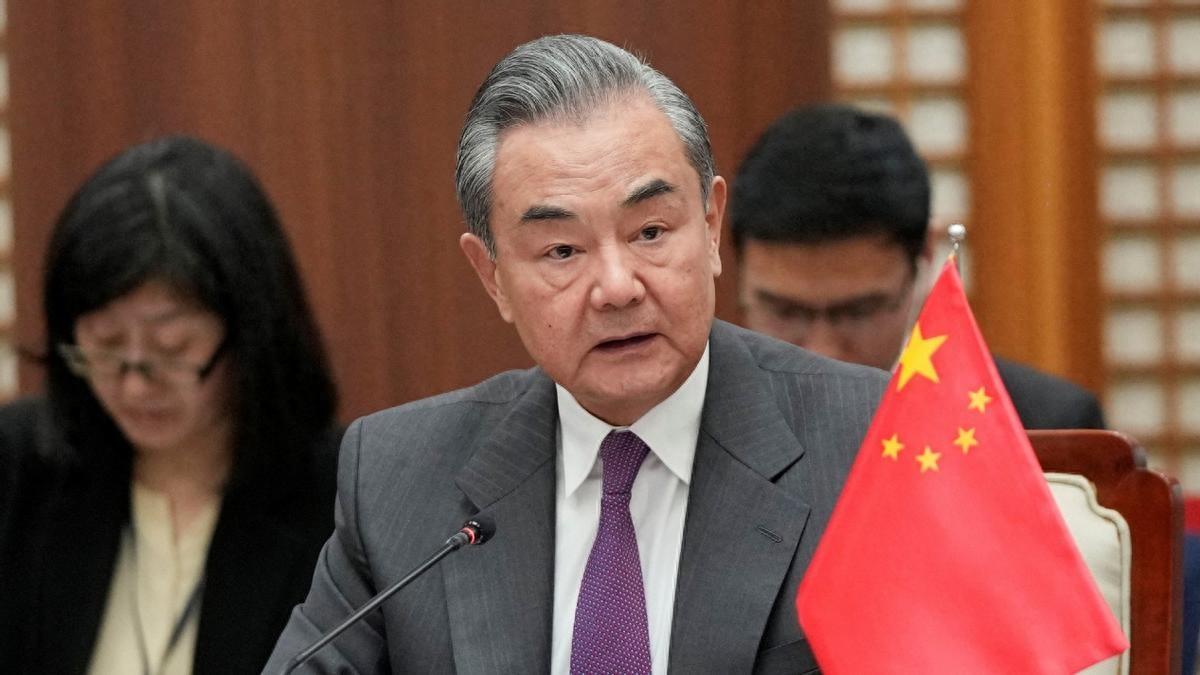 中方三連警告，南海仲裁廢紙一張！馬科斯鞍前馬後反被特朗普狠宰