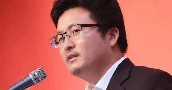 宋清輝發文力挺李某蒔，還喊話大學道歉，他也淋過雨嗎？