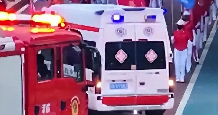 遼寧暴走團阻礙3輛救援車通行，多方回應，媒體：這不是素質問題