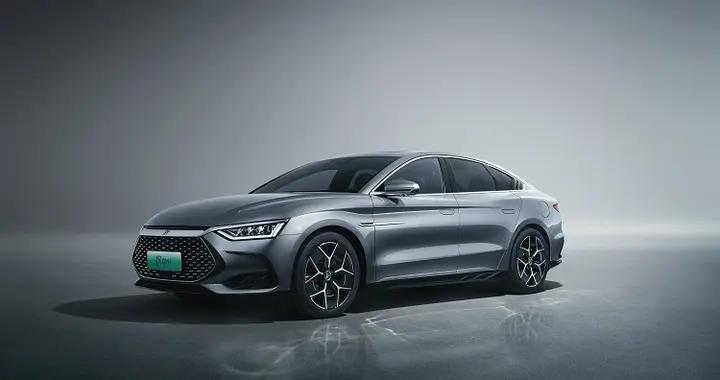 比亞迪機場失控？官方：人失控，車正常