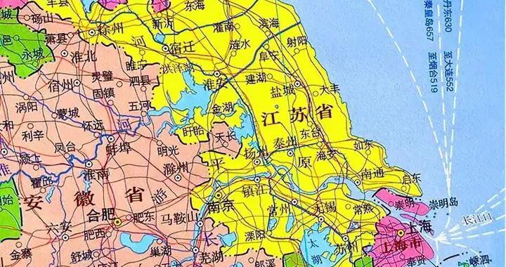 江蘇海岸線平直，泥沙淤積灘塗多，浙江海岸線曲折，港灣多島嶼多