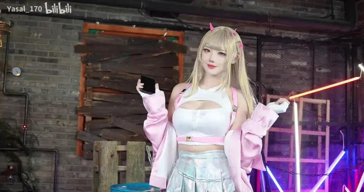 性感大雷吸睛 韓援 Yasal cos《妮姬》毒蛇！