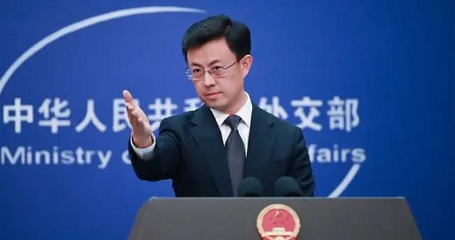 烏克蘭對美國表忠心，澤連斯基宣佈制裁中國，中方警告不是開玩笑