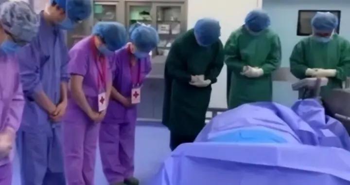 00後女生一週7次“857”，腸爛而亡：縱慾的後果，沒人能承擔得了