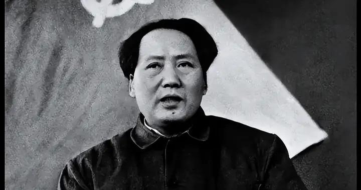 毛主席正爲山東諸將不服粟裕而發愁，陳毅急：你給我一物就行了