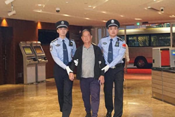 今年已追回225億！中央紀委國家監委：絕不讓腐敗分子及其親屬在境外揮霍不義之財