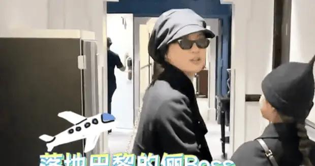 孫儷與女兒小花同遊法國巴黎！母女倆坐旋轉木馬笑容燦爛