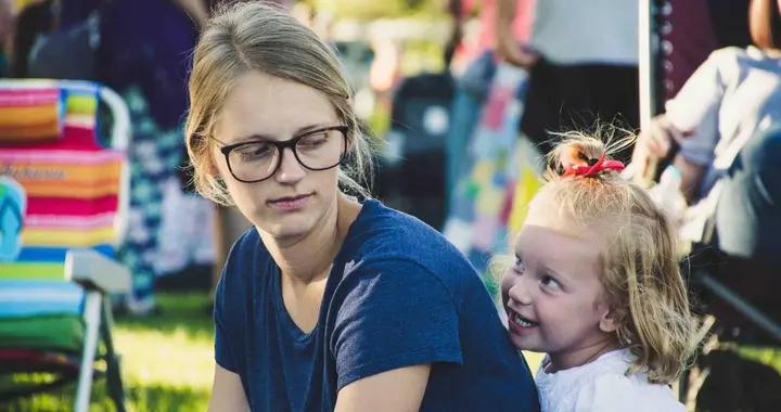 “媽媽，我想再玩10分鐘”，這2種回答，傷孩子最深