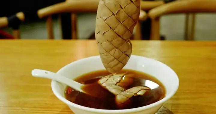 偷偷藏了超級多美食的冷門小城，遍地老字號，一天8頓不重樣！