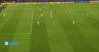 薩卡內切遠射，門將倒地撲出