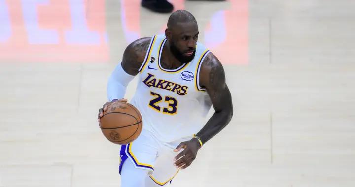 詹姆斯：我左肘的傷勢比撞到麻筋更嚴重 看未來幾天感覺再評估