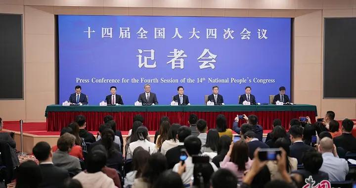 商務部部長：今年消費品以舊換新重點支持綠色智能商品和線下實體零售