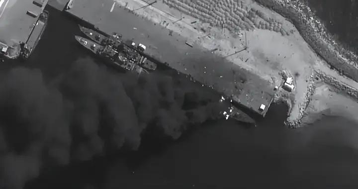 美軍偷襲擊沉伊朗軍艦，印度人集體破防：14億人大國竟遭如此羞辱