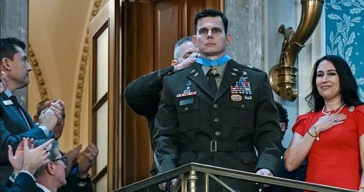 雙腿被古巴人打成篩子，獲最高榮譽，綁架馬杜羅的超級美軍已現身