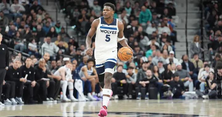 一接球就被包夾！愛德華茲半場出戰20分鐘 10中5拿到11分2板3助