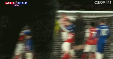 帕爾默拉倒薩卡喫黃牌，裁判吹停阿森納反擊，阿爾特塔向四官投訴