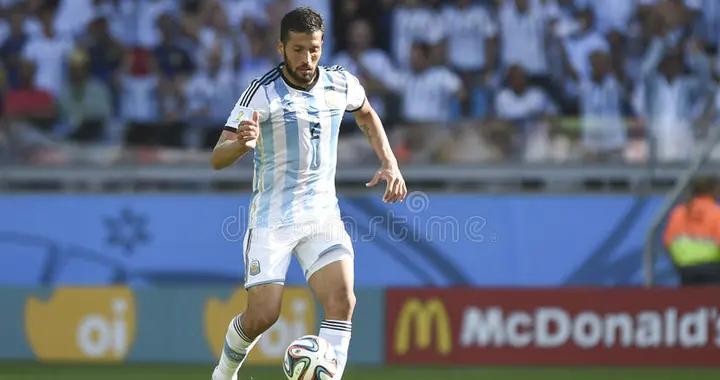 加雷：小時候家裏很窮買雙球鞋都要想很久 喫過這些苦才能熬出頭