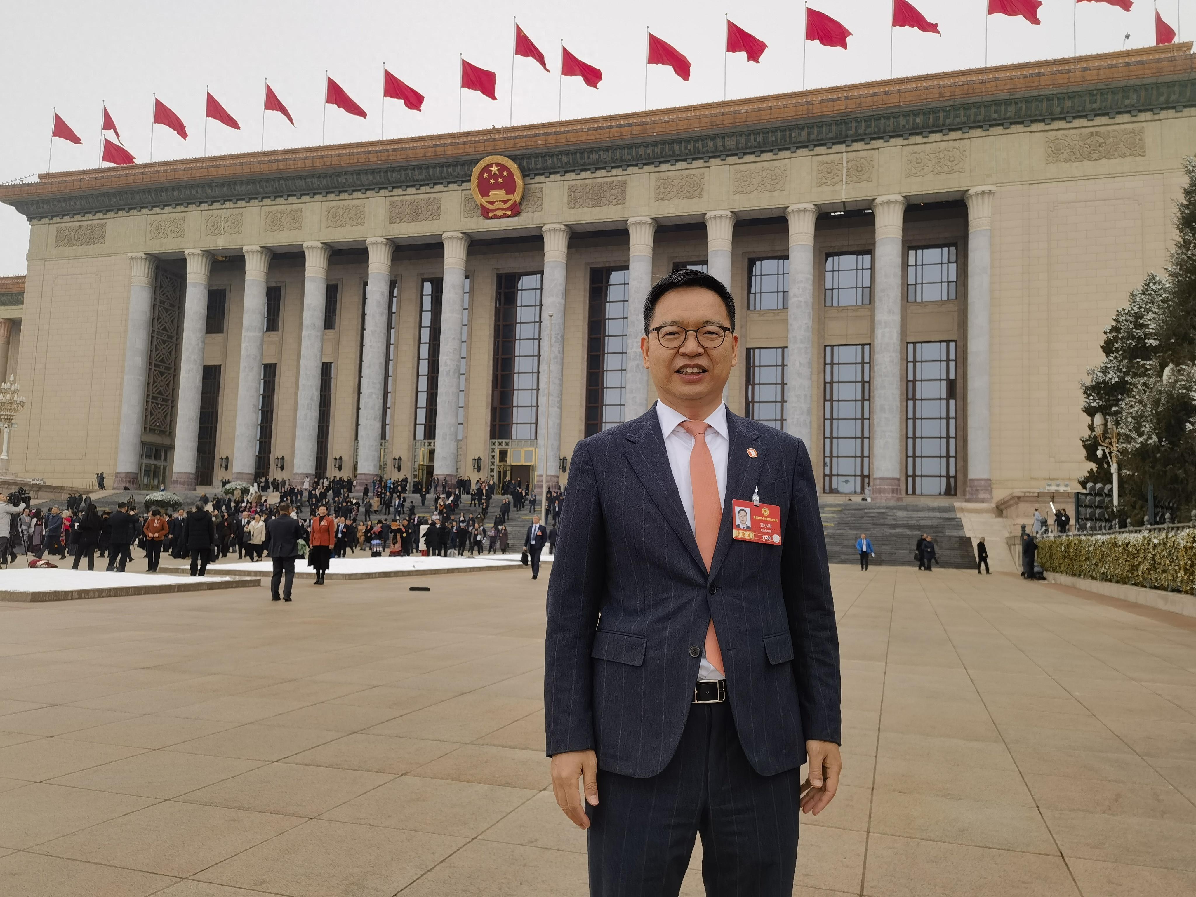 全國政協委員袁小彬：建議取消私家車年審制度，實施遠程監測