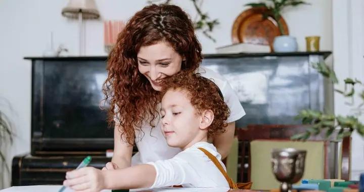 不要誇孩子“你真棒”，用這4種話表揚孩子，他會一天比一天優秀