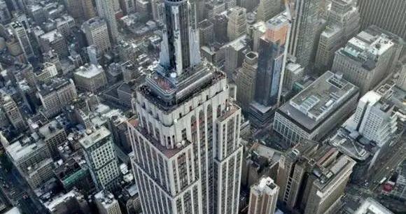 世貿中心被飛機撞之前，帝國大廈就被飛機撞過！