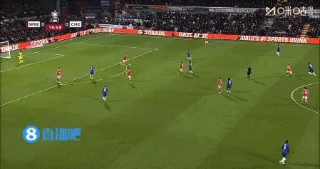 難道說？雷克瑟姆球員扛着巴迪亞西勒破門，切爾西落後