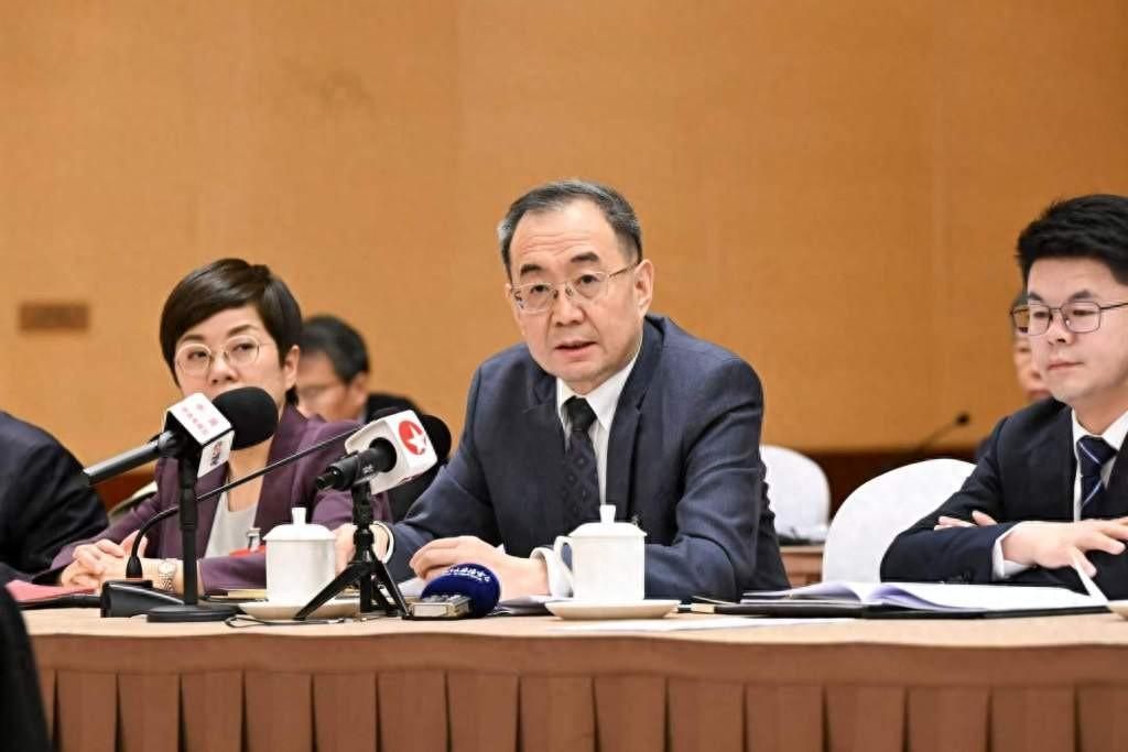 專訪｜從經濟增速到消費潛力，權衡代表解讀兩會經濟熱詞