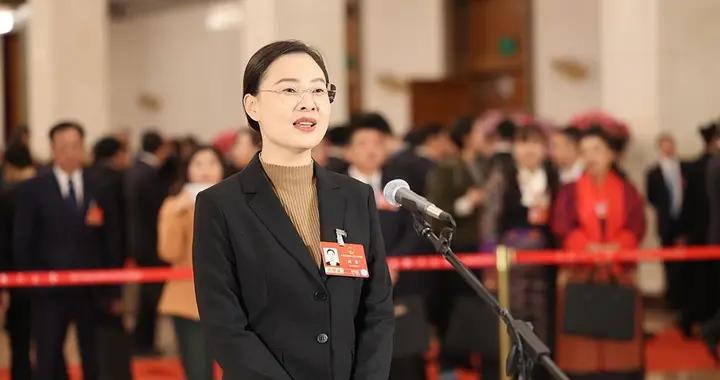 全國人大代表顧雪：出臺“推進京津冀社會保障卡一卡通規定”折射出民生溫度