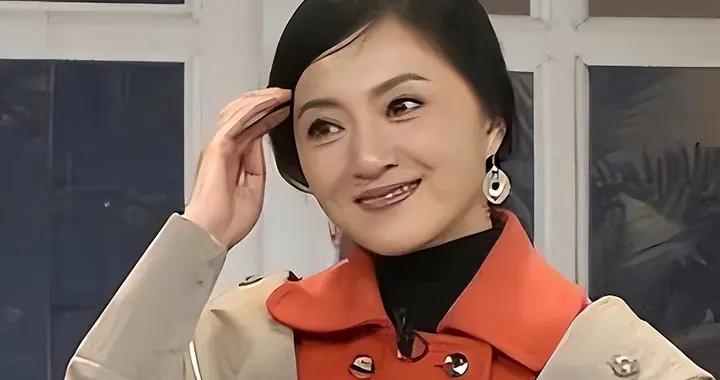 她是馮鞏御用老婆，連登五年春晚後精神失常，現在52歲怎樣了？