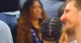 輸球生氣呢！約基奇滿臉微笑和休戰的文班打招呼 後者根本不想理