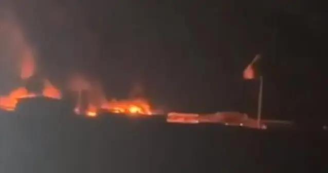 美軍加油機機毀人亡，現場十分慘烈，是伊朗打的還是撞機了？