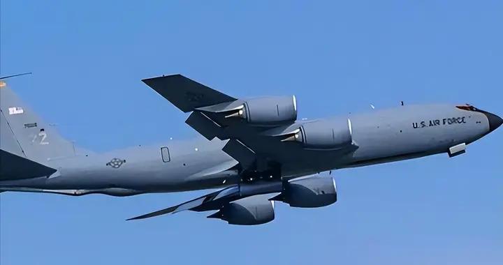 美航母起火，加油機墜地，6死2傷，特朗普做夢都沒想到