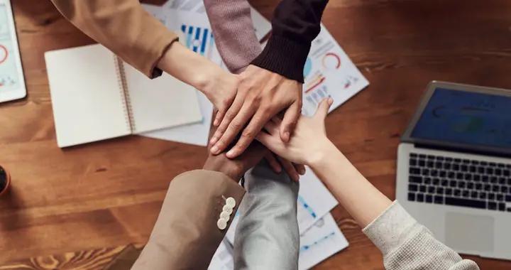 深圳三甲醫院護士年薪曝光：比醫生少多少？收入差距和前景解析